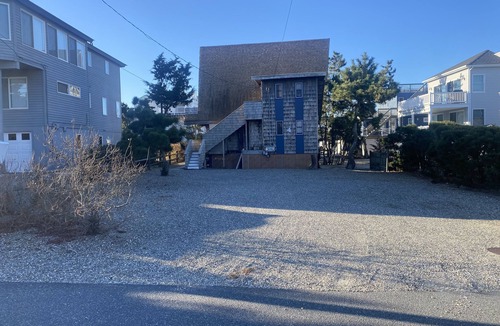 Harvey Cedars House | Oceanside, 1 minute walk to beach, large deck, ample parking, ac