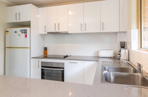 Boomerang Beach Apartment | Oceanside 17 - Breezes