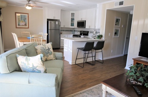 Folly Field Condo | Oceanside 2B/2B Gorgeous Admirals Rown
