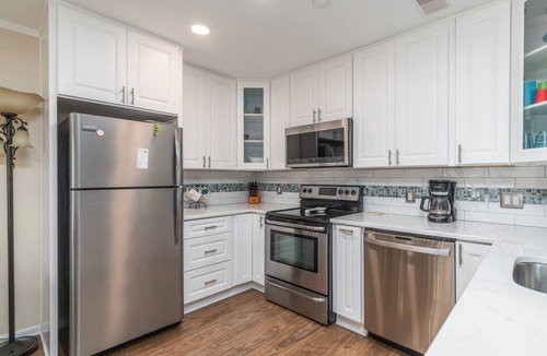 Folly Field Condo | Oceanside 2B/2B Gorgeous Admirals Rown