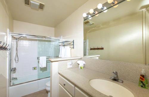 Townsite House | Oceanside Beach Condos