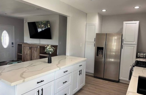 Townsite House | Oceanside Beach House: Pool, Hot Tub, & BBQ Fun!