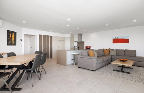 Mount Maunganui Apartment | Oceanside Bliss Absolute Beachfront Stunning Views