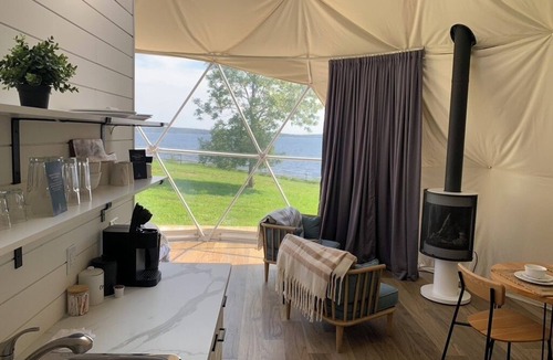 Feltzen South Cottage | Oceanside Glamping Dome near Lunenburgnn