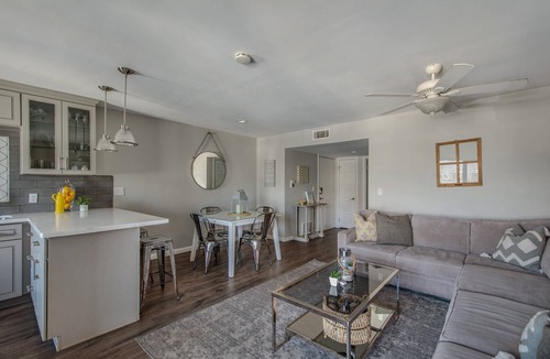 Townsite Condo | Oceanside Harbor Views + Steps from Top Rated Harbor Beach