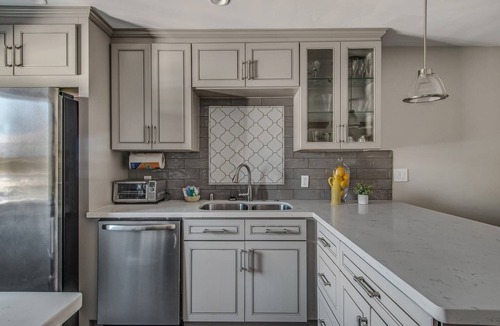 Townsite Condo | Oceanside Harbor Views + Steps from Top Rated Harbor Beach