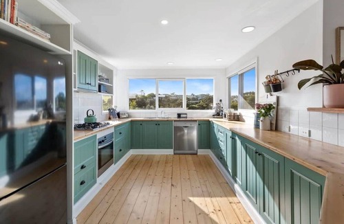 Ocean Grove House | Oceanside Haven: With Fire and lake views.