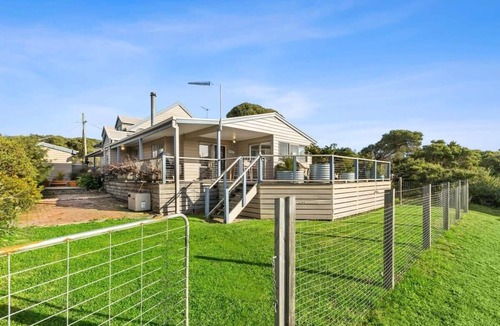 Ocean Grove House | Oceanside Haven: With Fire and lake views.