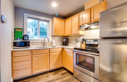 Oceanside Condo | Oceanside Inn #9 - Upstairs Studio