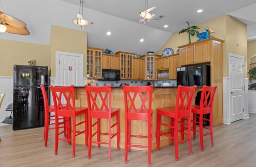 Emerald Isle House | Oceanside,private pool,golf cart,elevator,easy beach access,in Spinnaker's Reach
