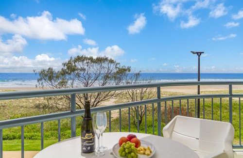 Bilinga Apartment | Oceanside Resort - Absolute Beachfront Apartments