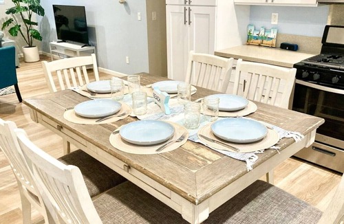 Townsite House | Oceanside Retreat | 2 houses | 1.5 mi to the beach