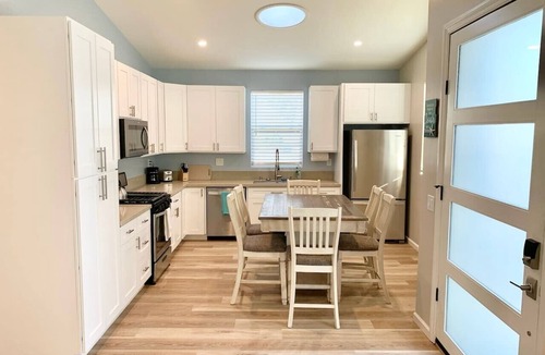 Townsite House | Oceanside Retreat | 2 houses | 1.5 mi to the beach