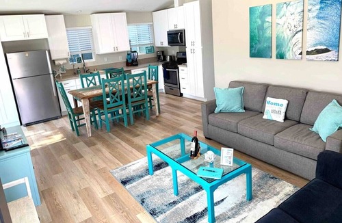 Townsite House | Oceanside Retreat | 2 houses | 1.5 mi to the beach