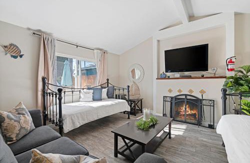 Townsite House | Oceanside Rocks Family Vacation Home