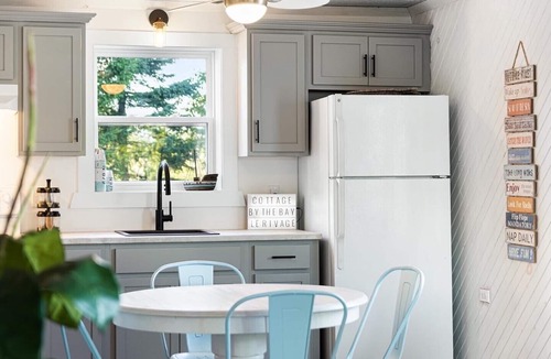 Cormierville Cottage | Oceanview beach style cottage W/hot tub