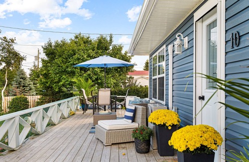 Cormierville Cottage | Oceanview beach style cottage W/hot tub