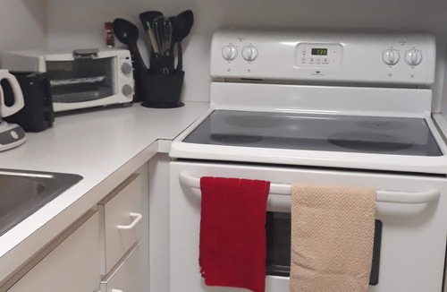 Hollywood Condo | Oceanview Condo with Heated Pool – Right on the Hollywood Beach Boardwalk!