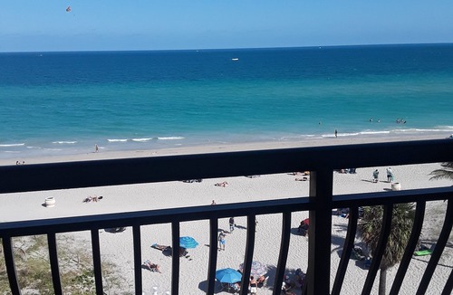 Hollywood Condo | Oceanview Condo with Heated Pool – Right on the Hollywood Beach Boardwalk!