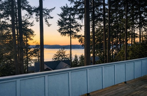 La Conner Cottage | Oceanview cottage, Near Tullips