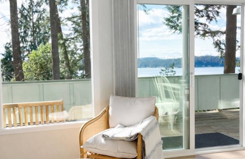 La Conner Cottage | Oceanview cottage, Near Tullips