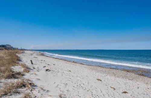 East Sandwich House | Oceanview Hideaway with Private Beach Access