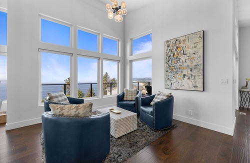 Neskowin House | Oceanview luxury home in gated community