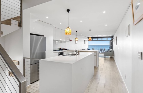 Port Fairy Apartment | Oceanview - modern & stylish beachfront home