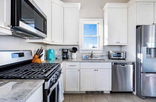 Hampton House | Oceanview Oasis | 5 Mins Walk To Hampton Beach