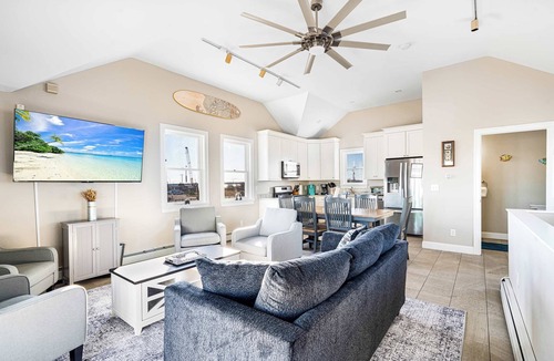 Hampton House | Oceanview Oasis | 5 Mins Walk To Hampton Beach