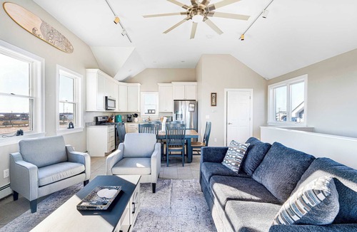 Hampton House | Oceanview Oasis | 5 Mins Walk To Hampton Beach