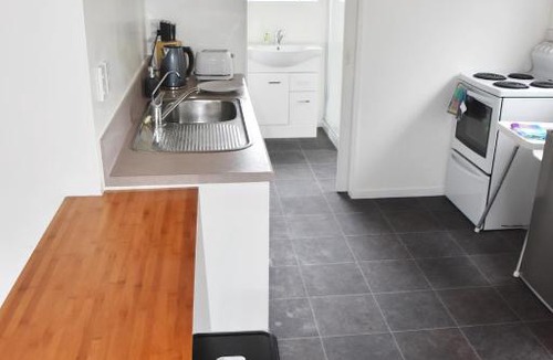 Onetangi House | Oceanview Onetangi