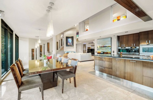 Ngaio Bay Cabin | Oceanview Penthouse Suite & Beach Access