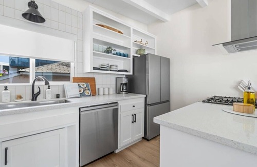 The Strand Apartment | Oceanview Suite | Balcony | Steps from the Beach
