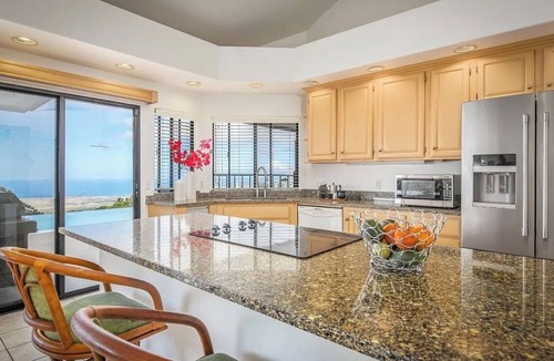 Holualoa House | Oceanview Suites + Cottage + Addtl. Bed/Bath