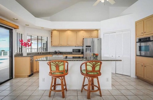 Holualoa House | Oceanview Suites + Cottage + Addtl. Bed/Bath