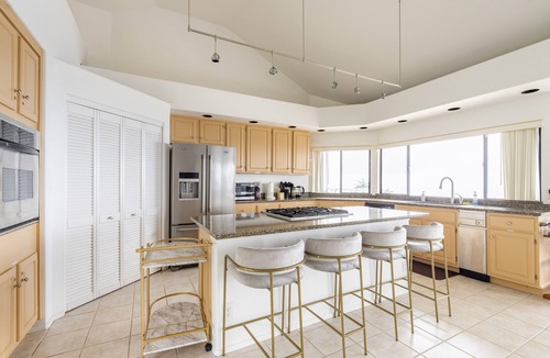 Holualoa House | Oceanview Suites + Cottage + Addtl. Bed/Bath