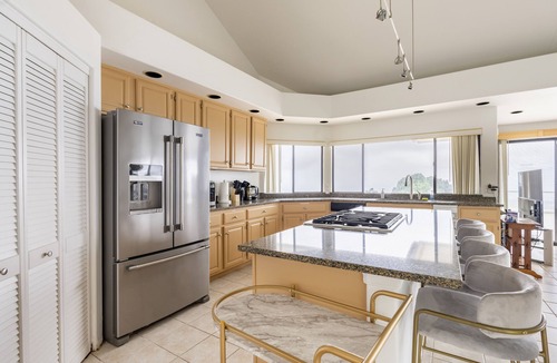 Holualoa House | Oceanview Suites + Cottage + Addtl. Bed/Bath