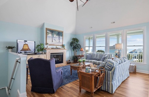 Emerald Isle House | Oceanview with elevator, private pool, golf cart, in Spinnakers Reach community