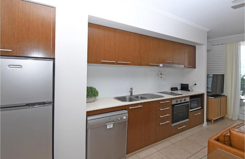 Urangan Apartment | Oceanviews at 403