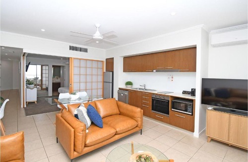Urangan Apartment | Oceanviews at 403