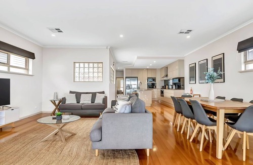 Moana House | Ochre Point Beach House