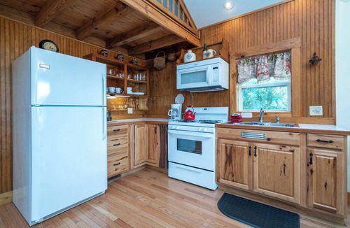 Ore City Cottage | OCJ Resort- All 3 Cottages on Lake O' the Pines!