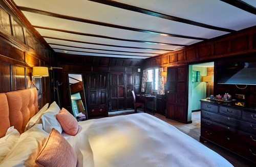 Cuckfield Hotel | Ockenden Manor Hotel & Spa