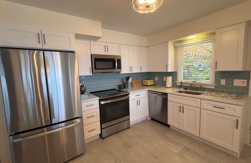 Gold Coast House | OCNJ premier beachfront location, 3 bedroom 2 bath, sleeps 8!
