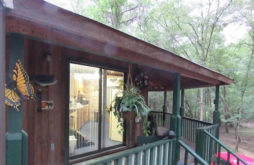 Claxton House | Octagon Cabin on the Canoochee River