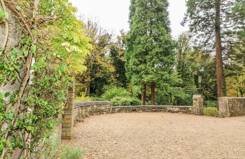 Chalford Cottage | October Cottage