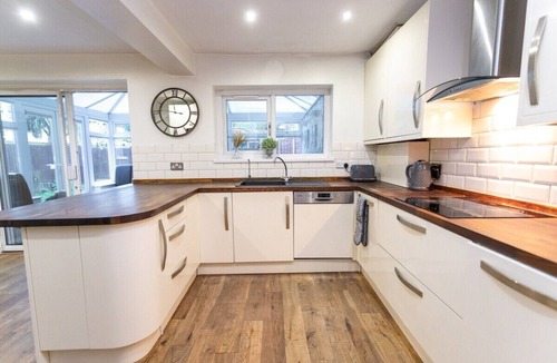 Stoke Bishop Apartment | October Discount - Long Stay - Contractors