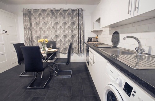 Stoke Bishop Apartment | October Discount - Long Stay - Contractors