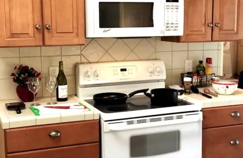 Brookings Apartment | OCTOPUS SUITE, fire pit, BBQ, wildlife viewing platform, shared oceanfront deck.